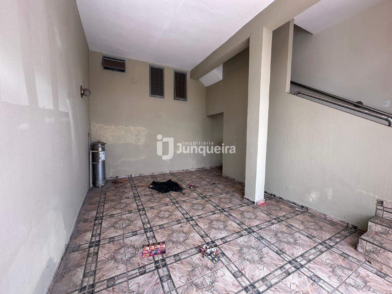 Casa à venda, 3 quartos, sendo 1 suíte, 2 vagas, no bairro Paulicéia em Piracicaba - SP