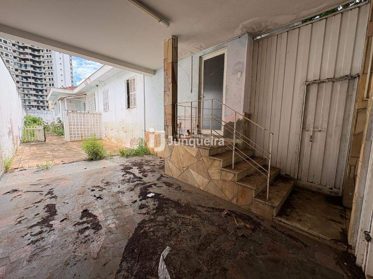Casa à venda, 5 quartos, 2 vagas, no bairro Cidade Alta em Piracicaba - SP
