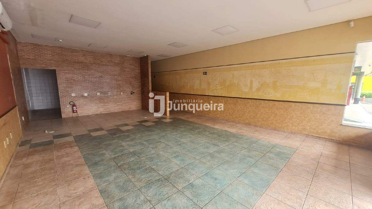 Salão para alugar, 46 vagas, no bairro Centro em Piracicaba - SP