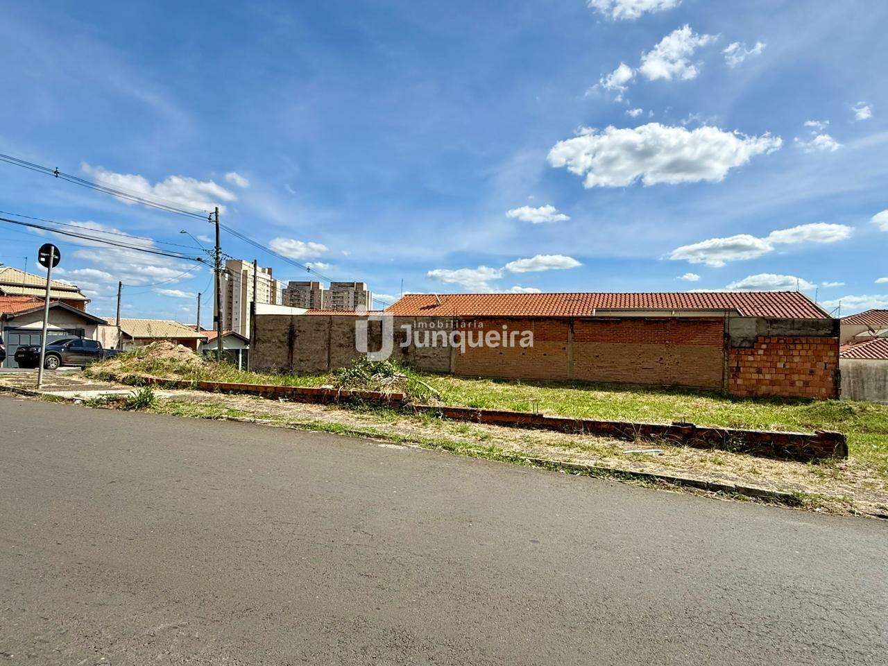 Terreno à venda, no bairro Parque Conceição II em Piracicaba - SP