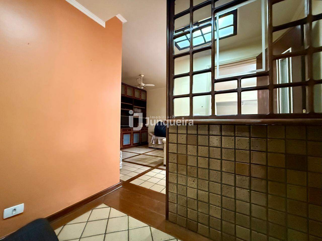 Casa à venda, 3 quartos, sendo 1 suíte, 3 vagas, no bairro Cidade Alta em Piracicaba - SP