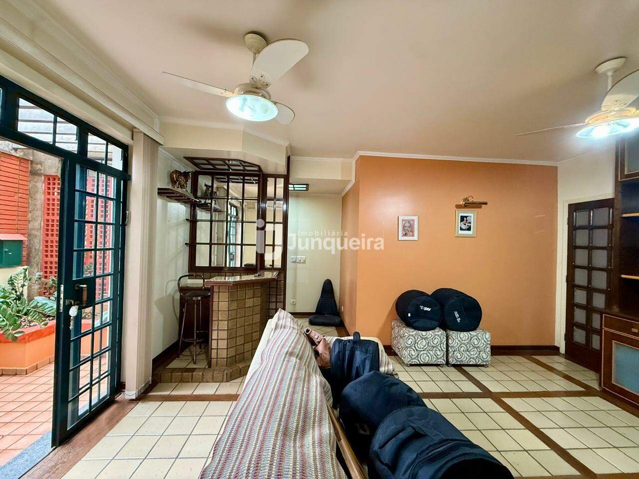 Casa à venda, 3 quartos, sendo 1 suíte, 3 vagas, no bairro Cidade Alta em Piracicaba - SP