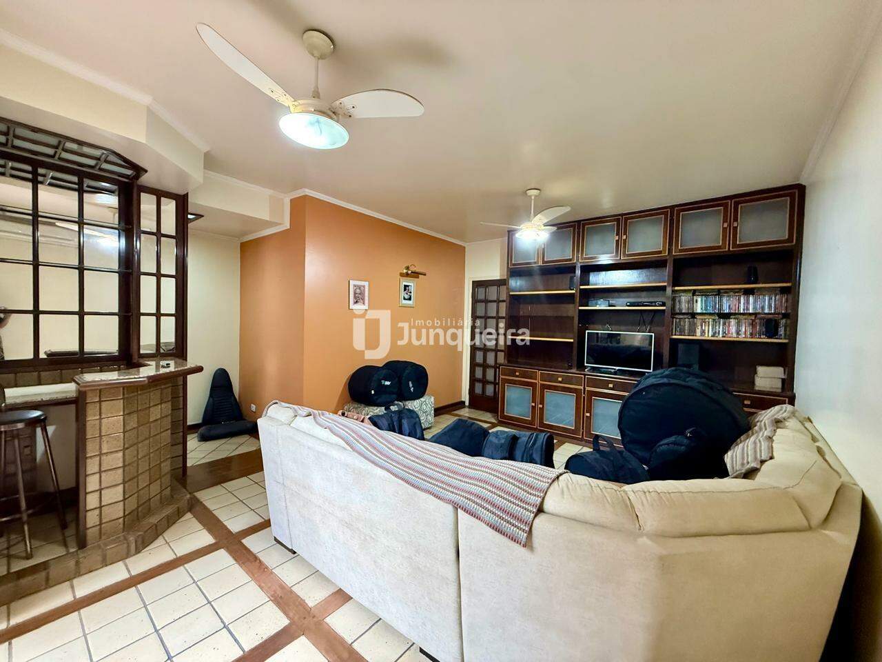 Casa à venda, 3 quartos, sendo 1 suíte, 3 vagas, no bairro Cidade Alta em Piracicaba - SP