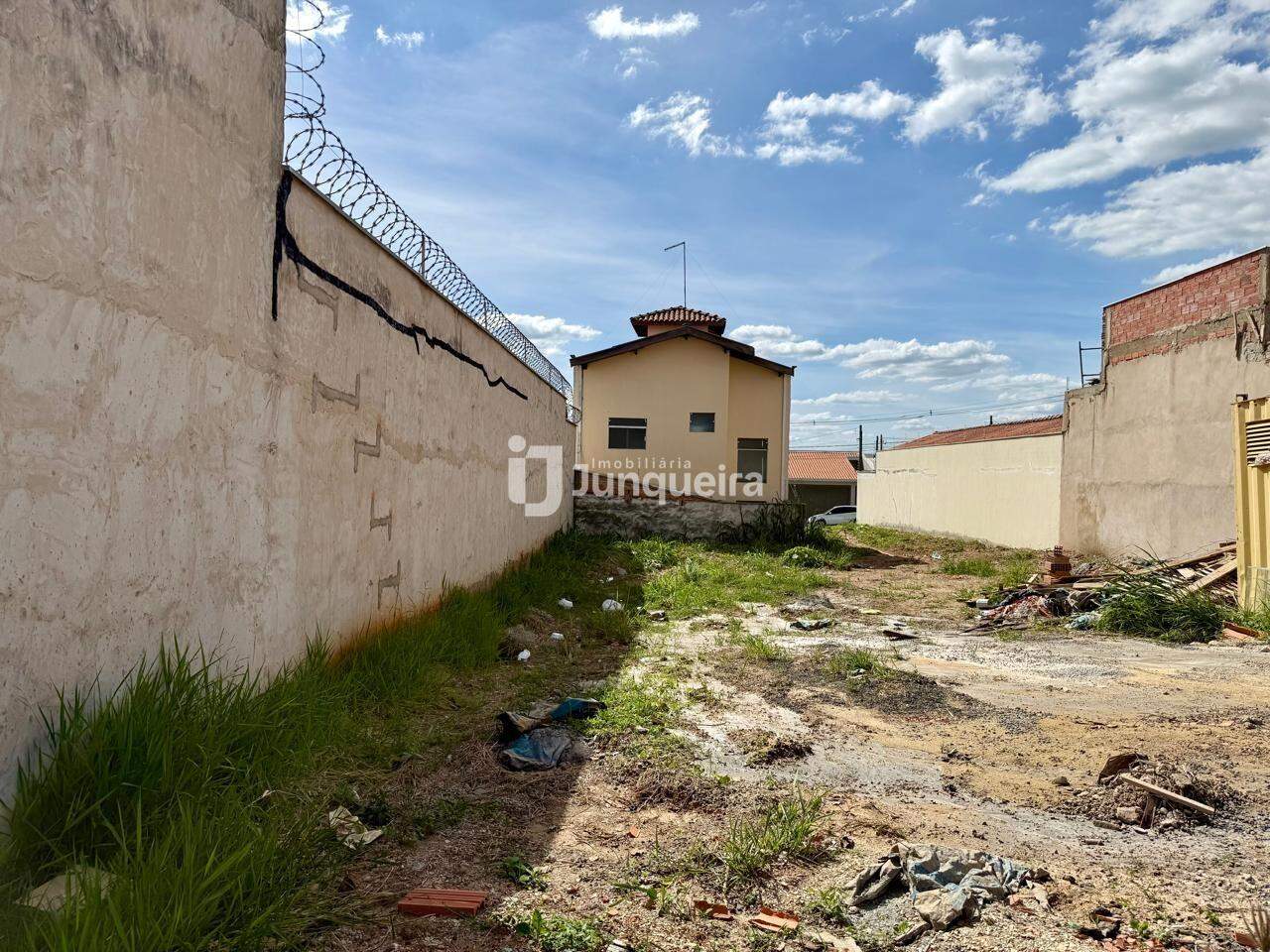 Terreno à venda, no bairro Parque Conceição II em Piracicaba - SP