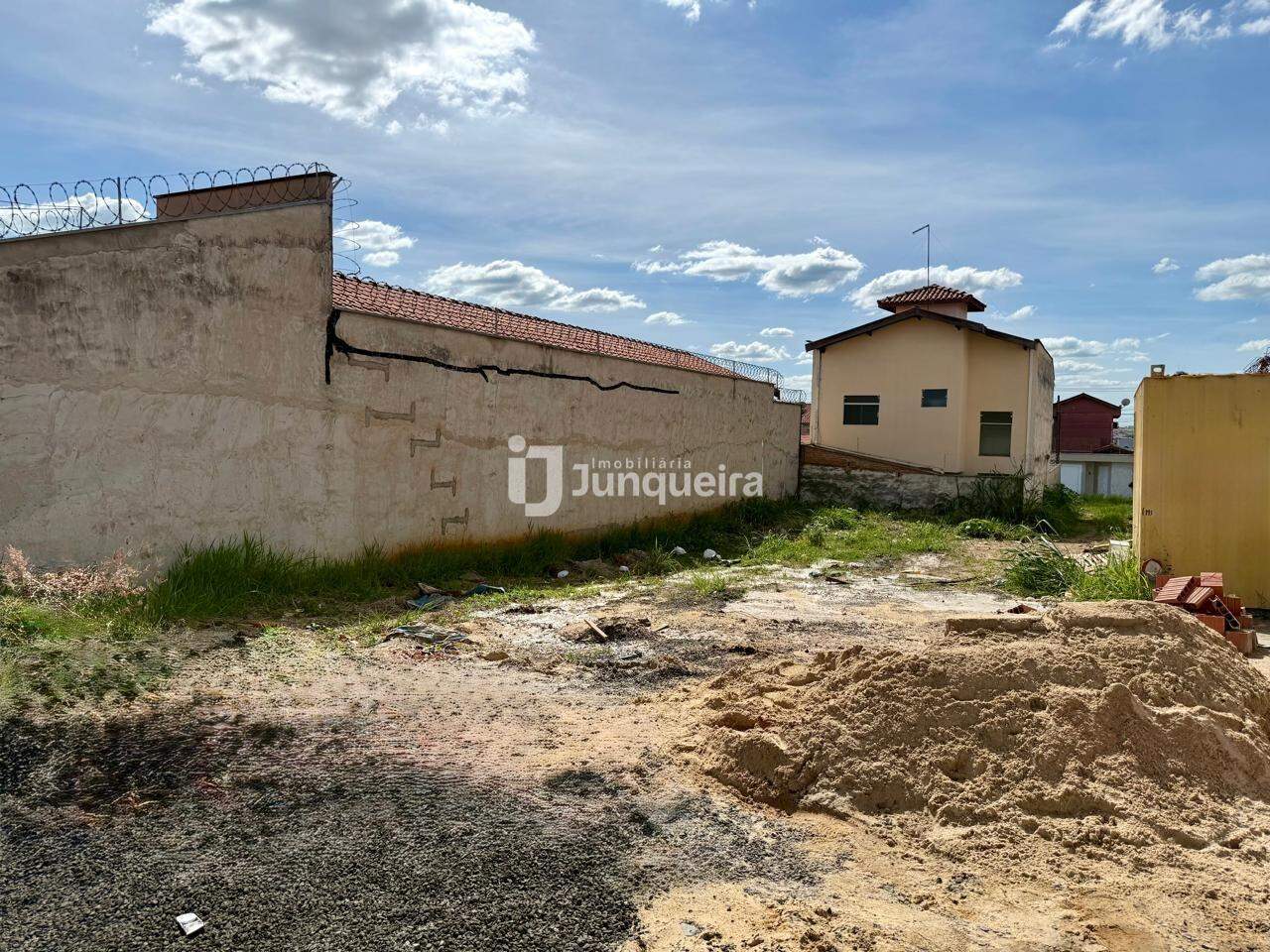 Terreno à venda, no bairro Parque Conceição II em Piracicaba - SP