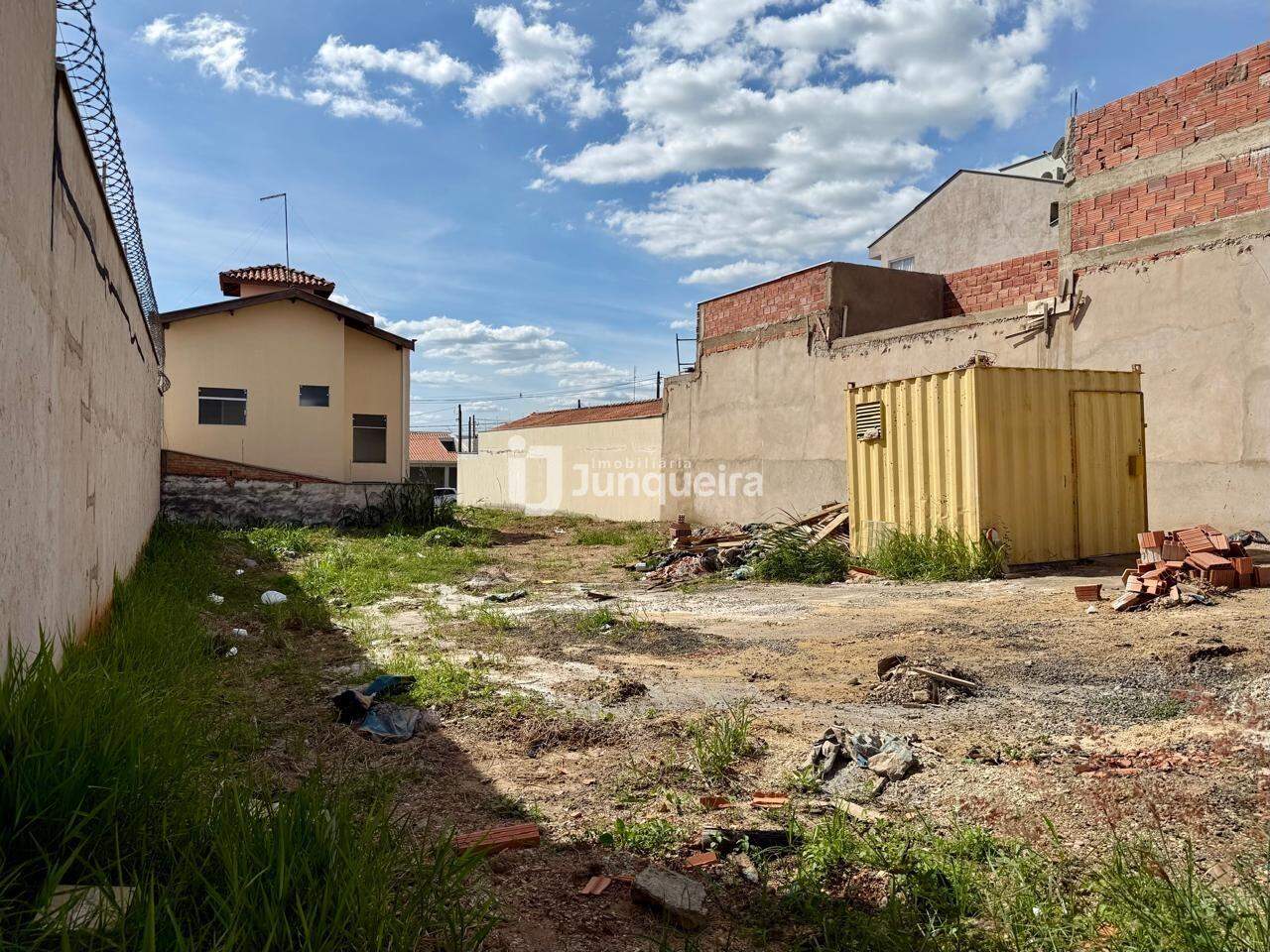 Terreno à venda, no bairro Parque Conceição II em Piracicaba - SP