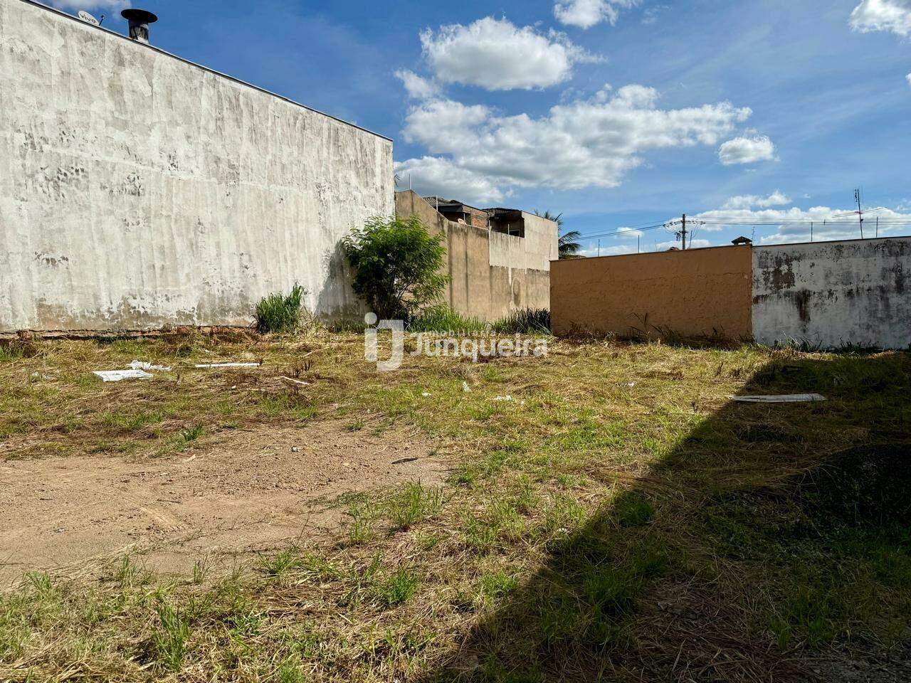 Terreno à venda, no bairro Vila Industrial em Piracicaba - SP