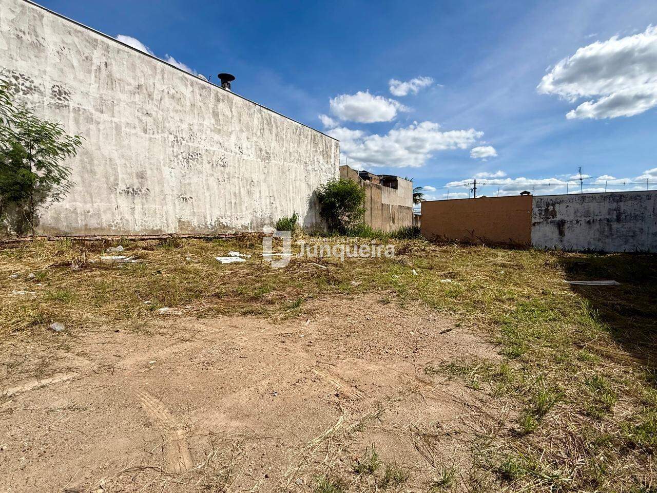 Terreno à venda, no bairro Vila Industrial em Piracicaba - SP