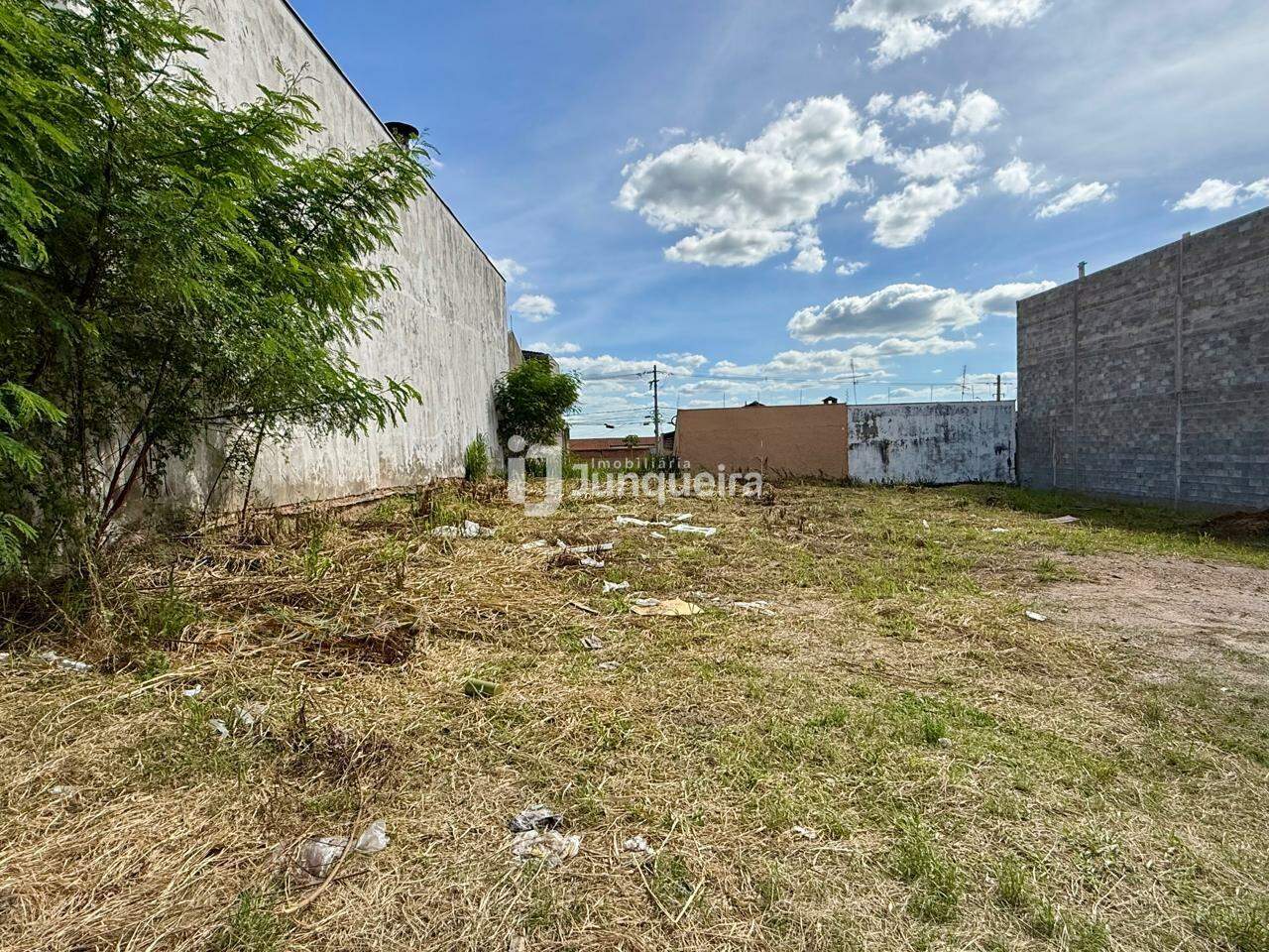 Terreno à venda, no bairro Vila Industrial em Piracicaba - SP
