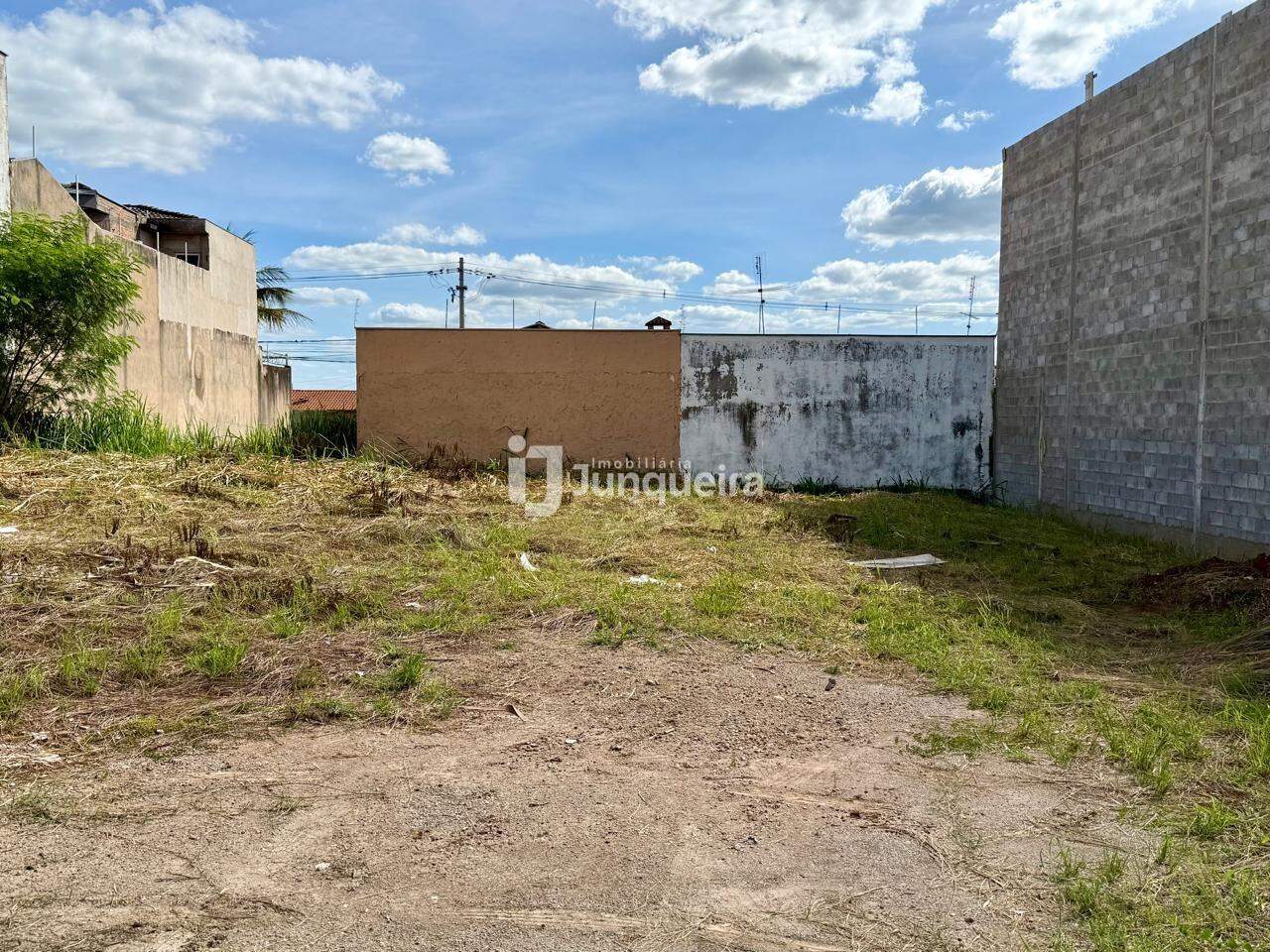 Terreno à venda, no bairro Vila Industrial em Piracicaba - SP