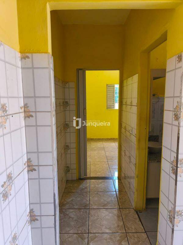 Casa à venda, 2 quartos, 4 vagas, no bairro Nucleo Hab. Lucia Taranto Marrano em Rio das Pedras - SP