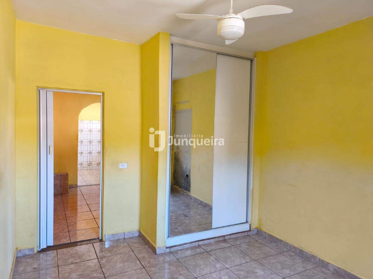 Casa à venda, 2 quartos, 4 vagas, no bairro Nucleo Hab. Lucia Taranto Marrano em Rio das Pedras - SP
