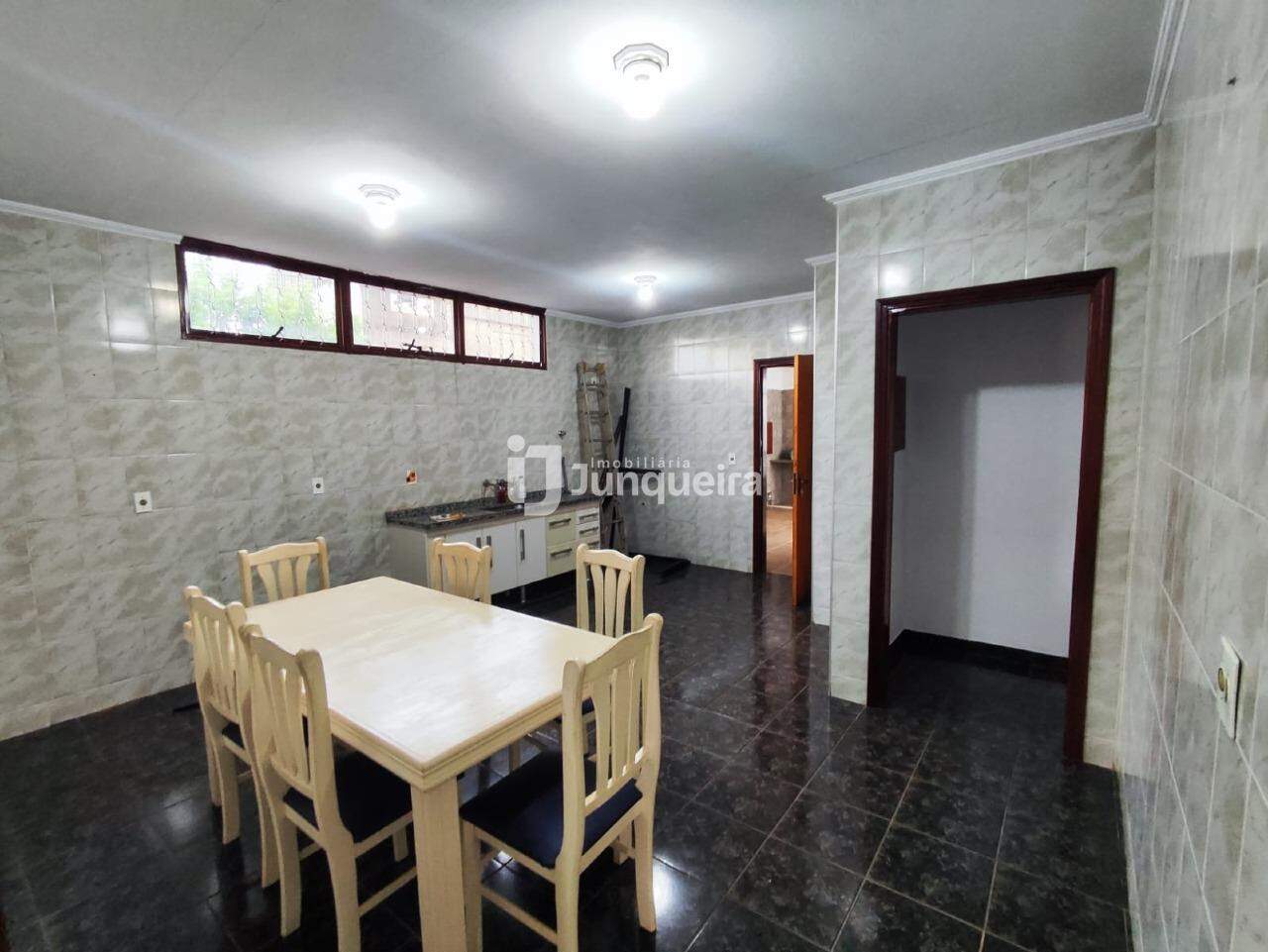 Casa à venda, 2 quartos, sendo 1 suíte, 2 vagas, no bairro Centro em Rio das Pedras - SP