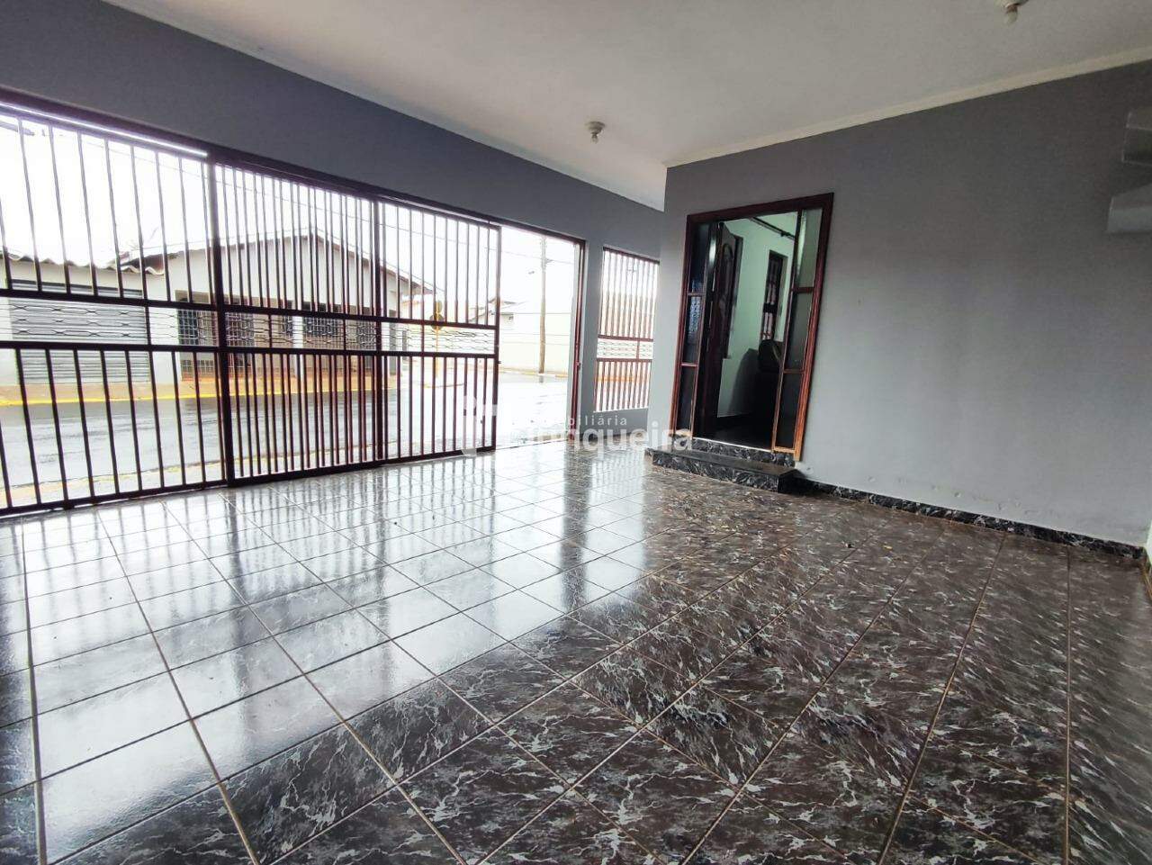 Casa à venda, 2 quartos, sendo 1 suíte, 2 vagas, no bairro Centro em Rio das Pedras - SP