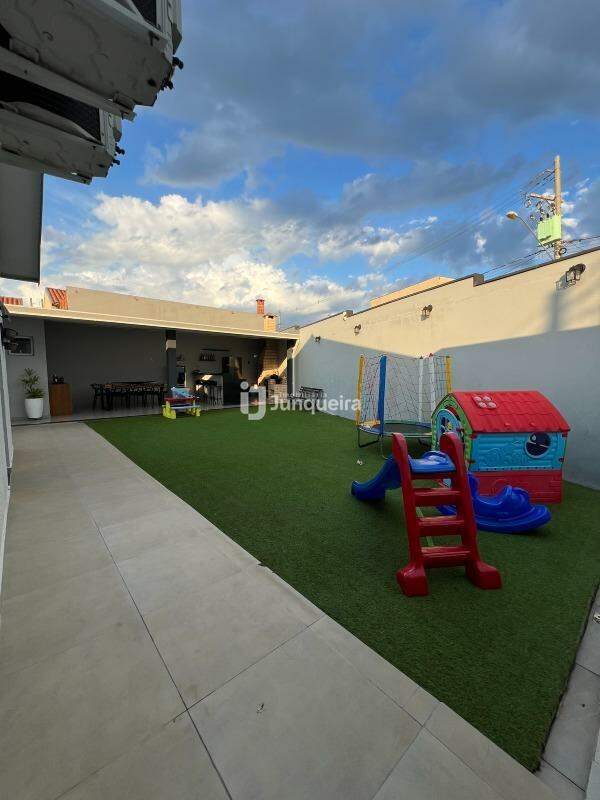 Casa para alugar, 2 quartos, 2 vagas, no bairro Residencial Santa Luzia em Charqueada - SP