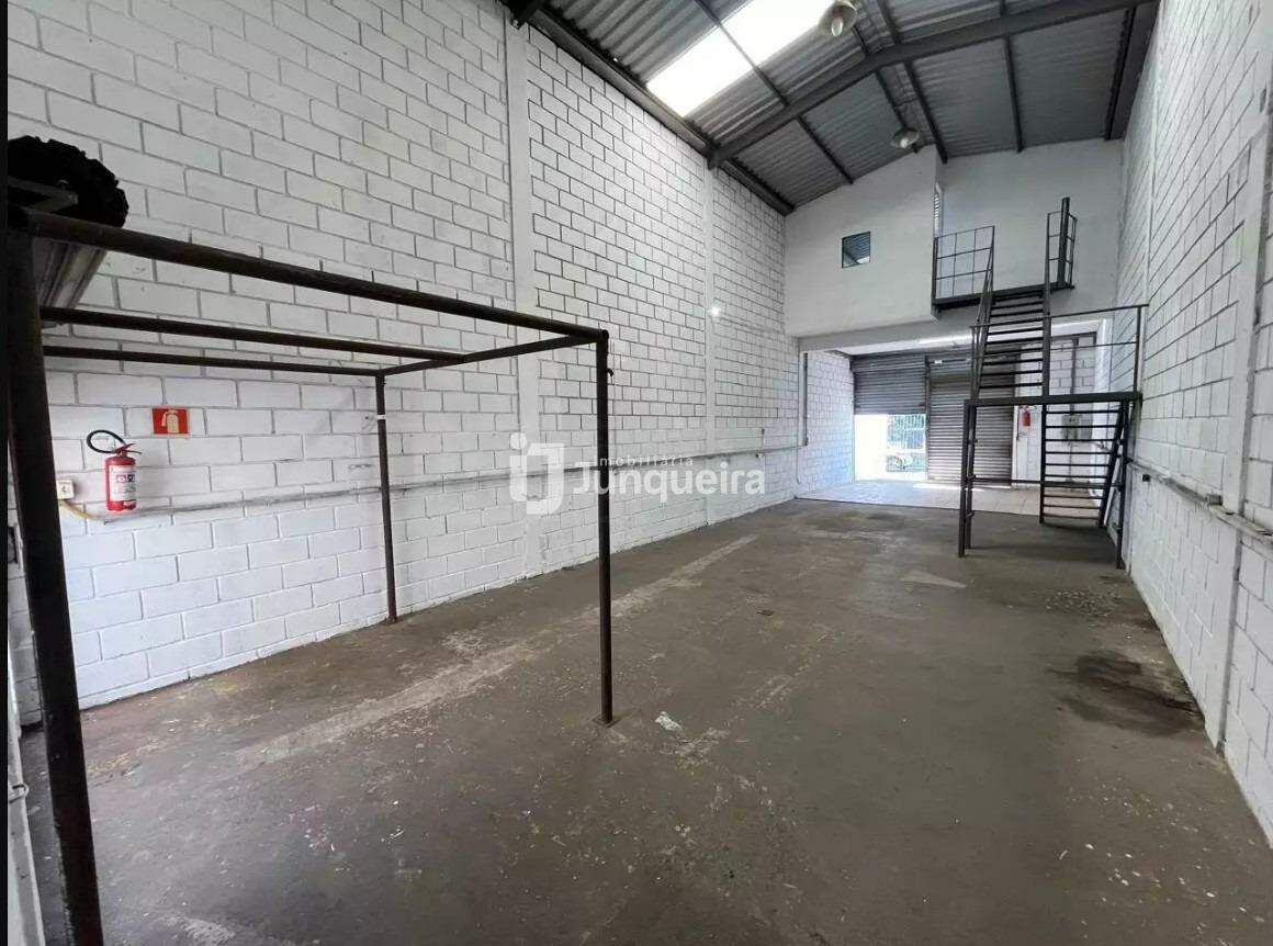 Galpão à venda, 2 vagas, no bairro Água Branca em Piracicaba - SP