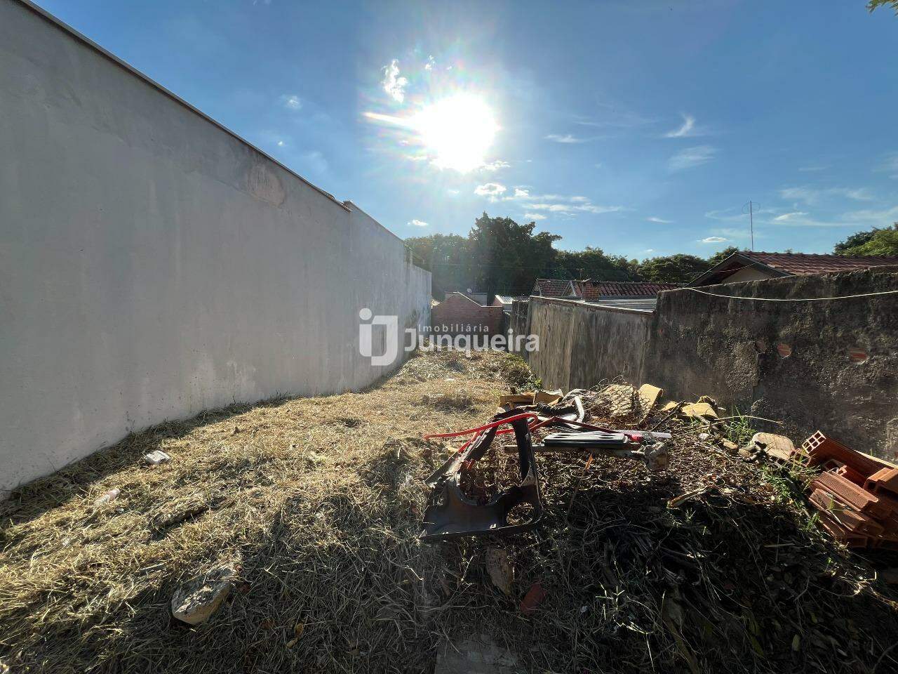 Terreno à venda, no bairro Jardim Três Marias em Piracicaba - SP