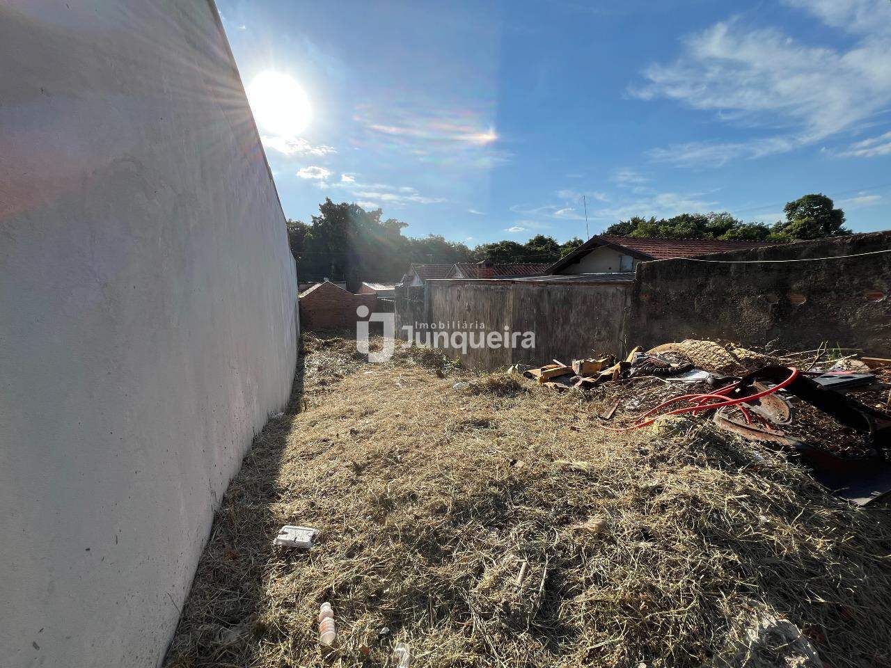 Terreno à venda, no bairro Jardim Três Marias em Piracicaba - SP