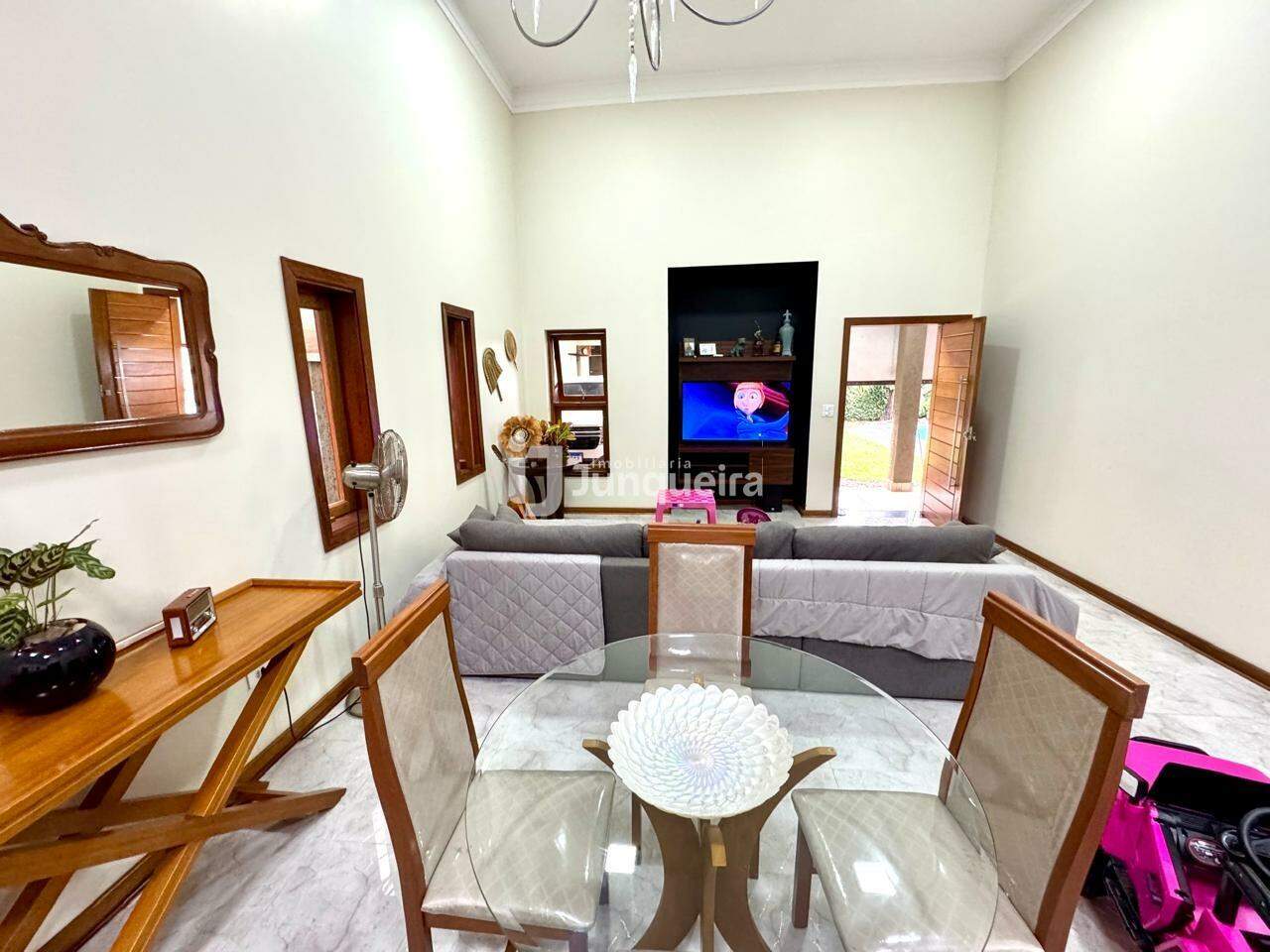 Casa à venda, 2 quartos, sendo 1 suíte, 2 vagas, no bairro Santa Rosa em Piracicaba - SP
