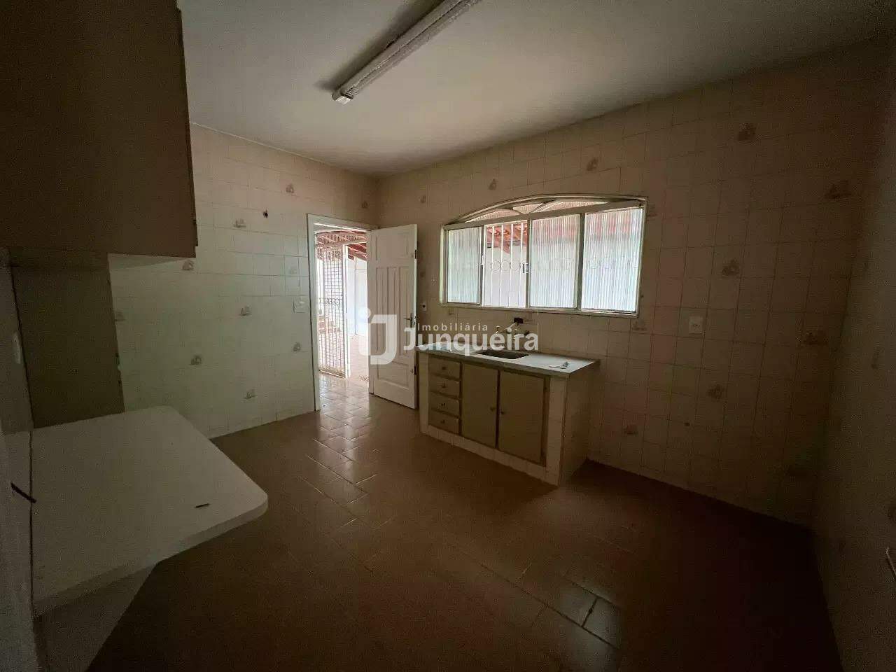 Sala Comercial para alugar, 1 vaga, no bairro Centro em Rio das Pedras - SP