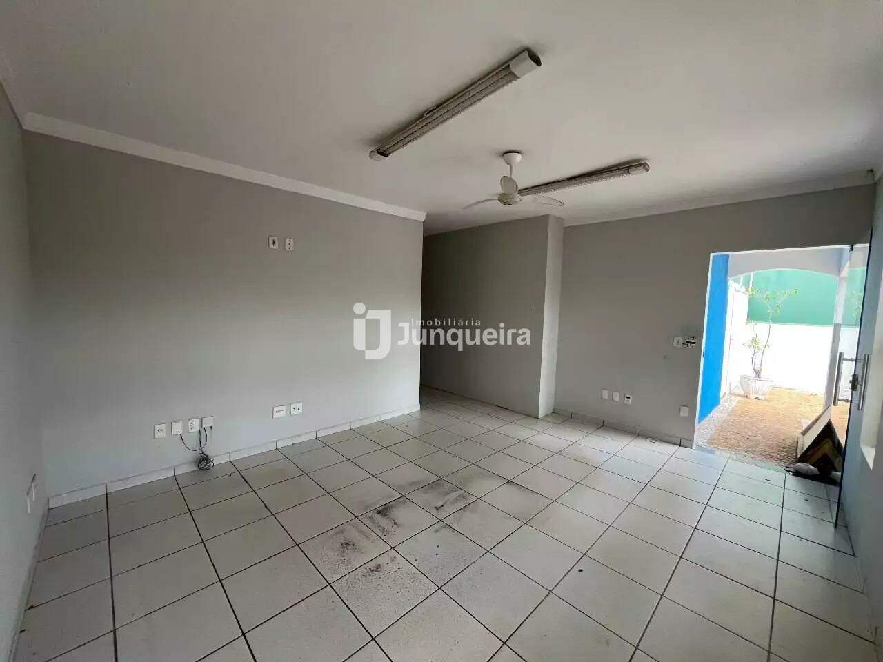 Sala Comercial para alugar, 1 vaga, no bairro Centro em Rio das Pedras - SP