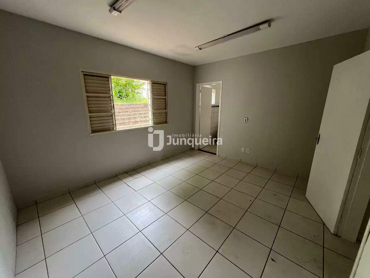 Sala Comercial para alugar, 1 vaga, no bairro Centro em Rio das Pedras - SP