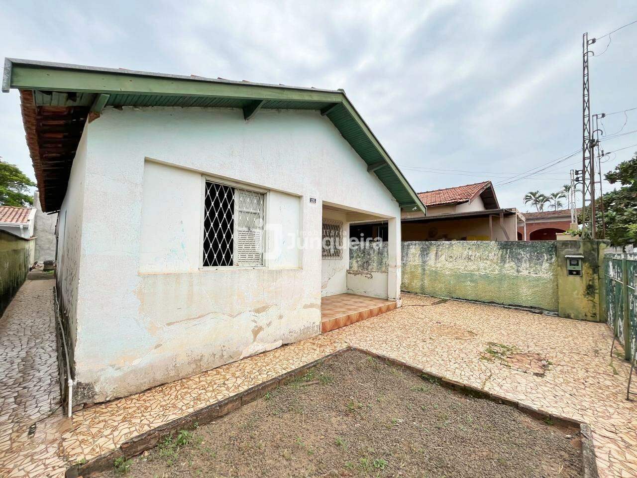 Casa à venda, 2 quartos, 2 vagas, no bairro Santa Terezinha em Piracicaba - SP
