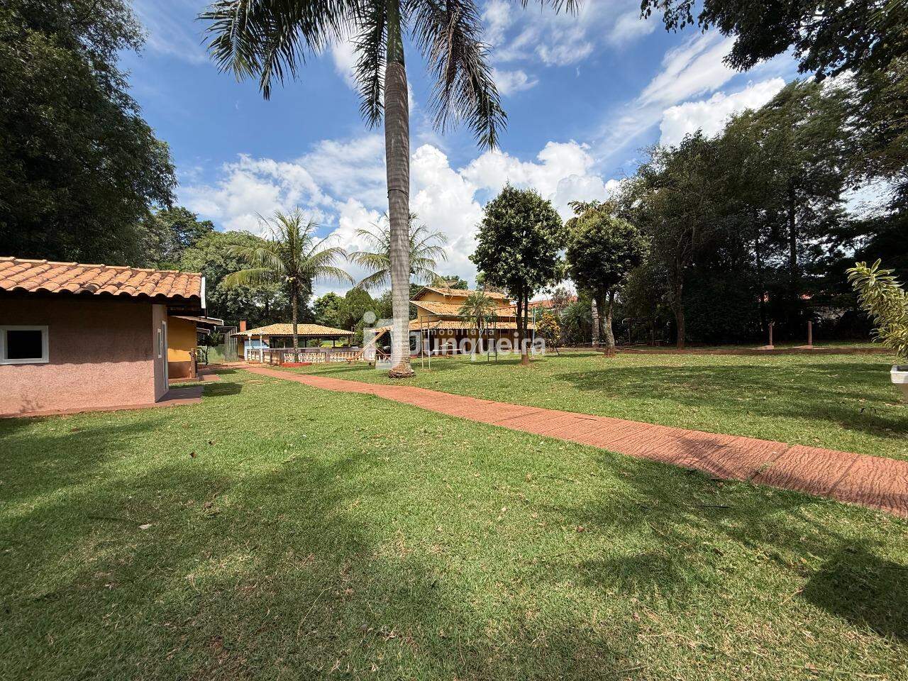 Chácara à venda, 2 quartos, sendo 1 suíte, 10 vagas, no bairro Santa Rita em Piracicaba - SP