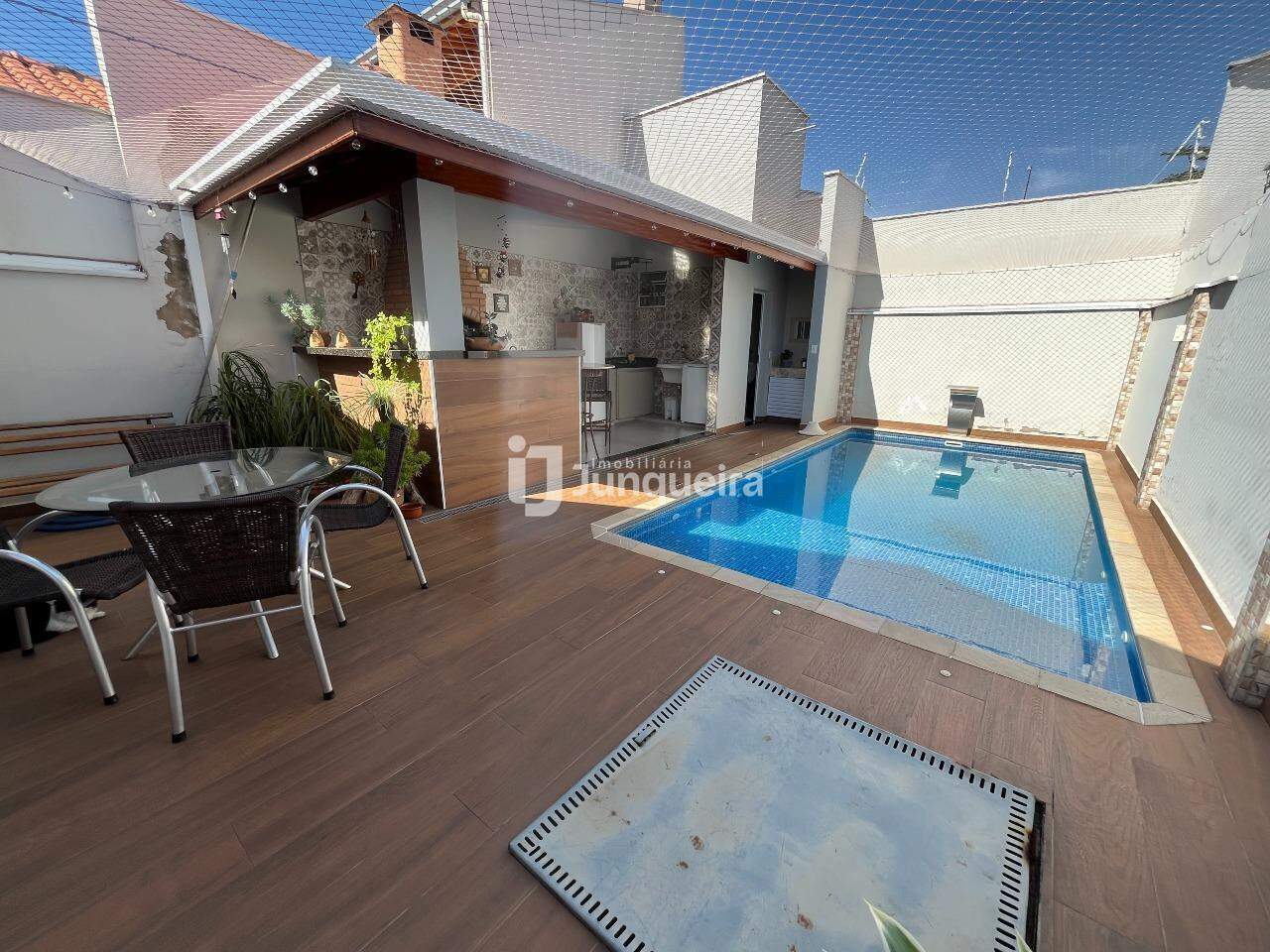 Casa à venda, 2 quartos, sendo 1 suíte, 2 vagas, no bairro Vale do Sol em Piracicaba - SP