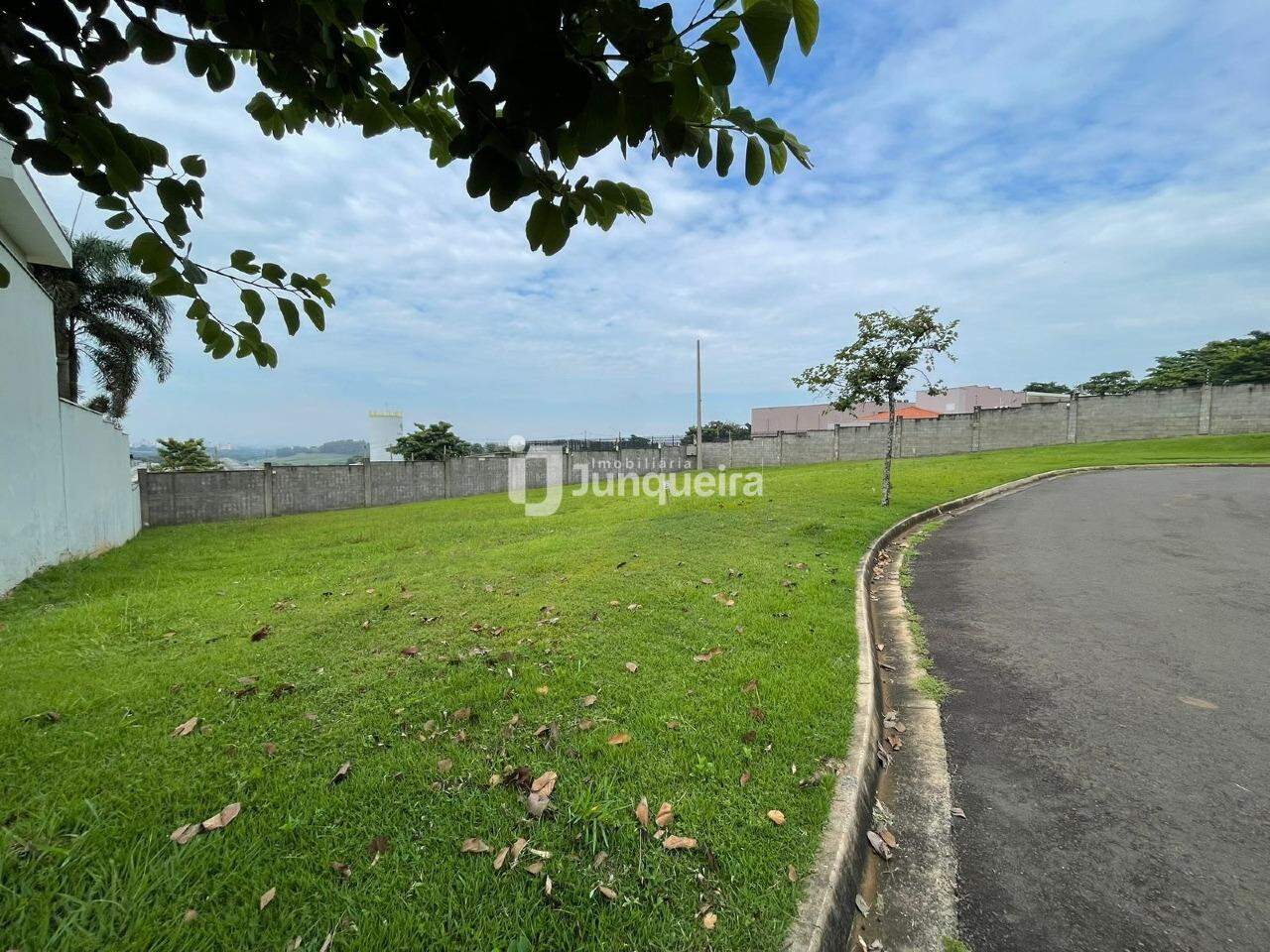Terreno em Condomínio à venda no Villa D'Aquila, no bairro Villa D'áquila em Piracicaba - SP