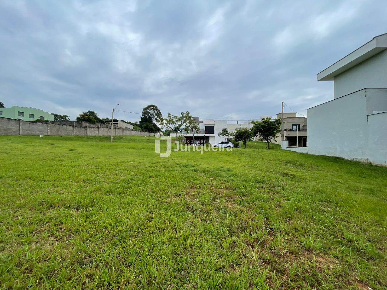 Terreno em Condomínio à venda no Villa D'Aquila, no bairro Villa D'áquila em Piracicaba - SP