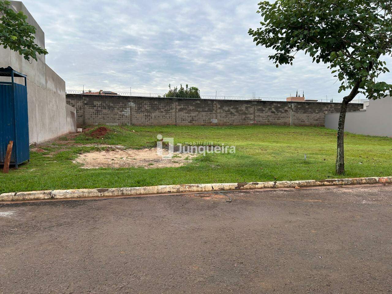 Terreno em Condomínio à venda no Residencial Recanto dos Jatobás, no bairro Unileste em Piracicaba - SP