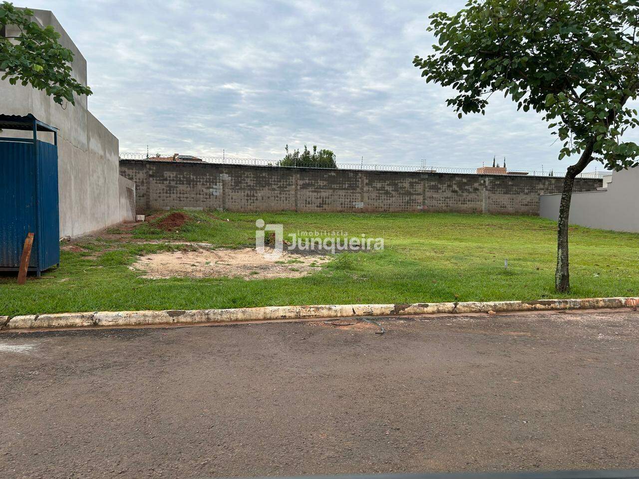 Terreno em Condomínio à venda no Residencial Recanto dos Jatobás, no bairro Unileste em Piracicaba - SP