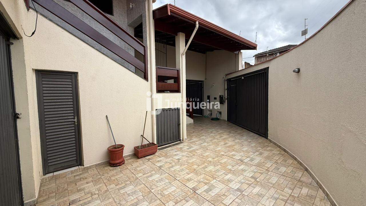 Casa para alugar, 3 quartos, sendo 1 suíte, 1 vaga, no bairro São Vicente em Piracicaba - SP