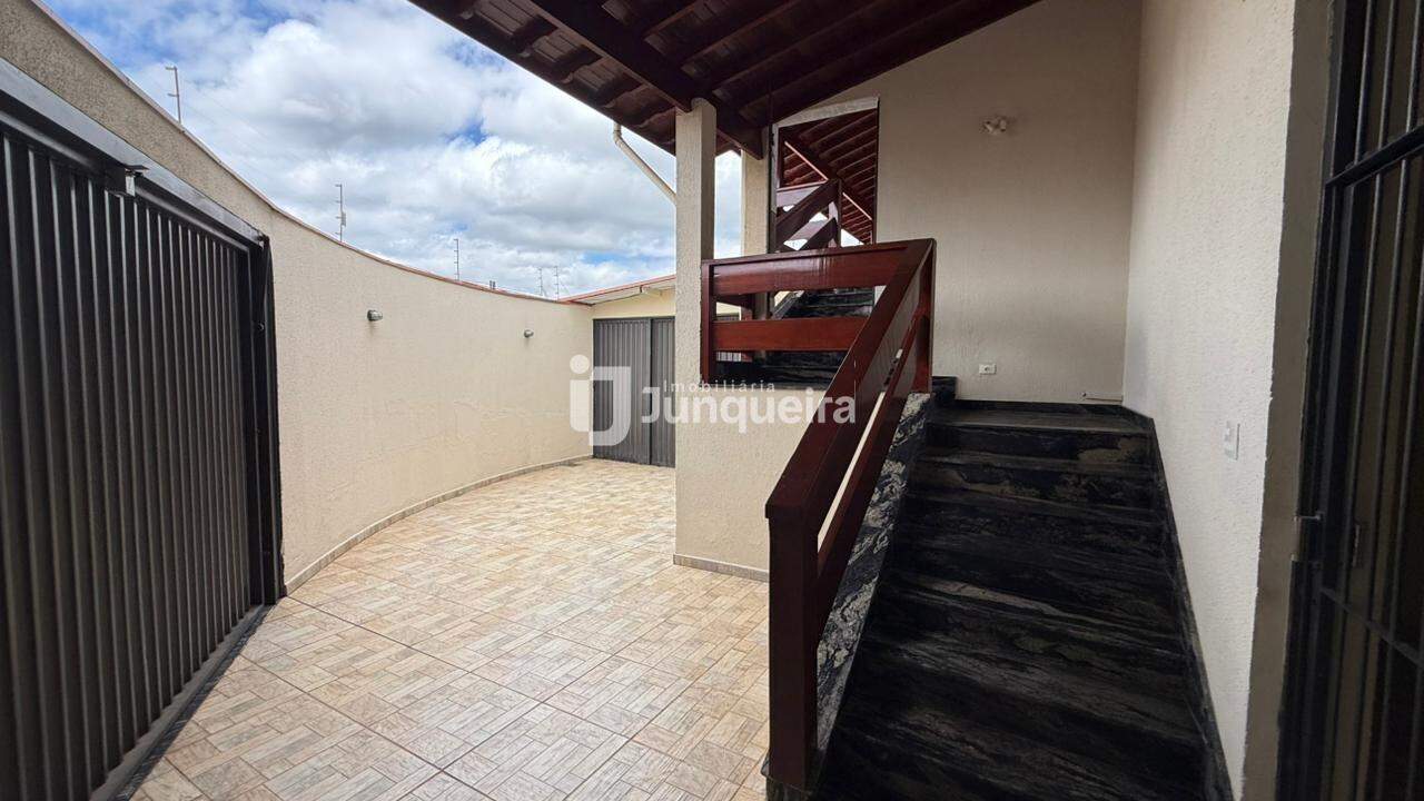 Casa para alugar, 3 quartos, sendo 1 suíte, 1 vaga, no bairro São Vicente em Piracicaba - SP