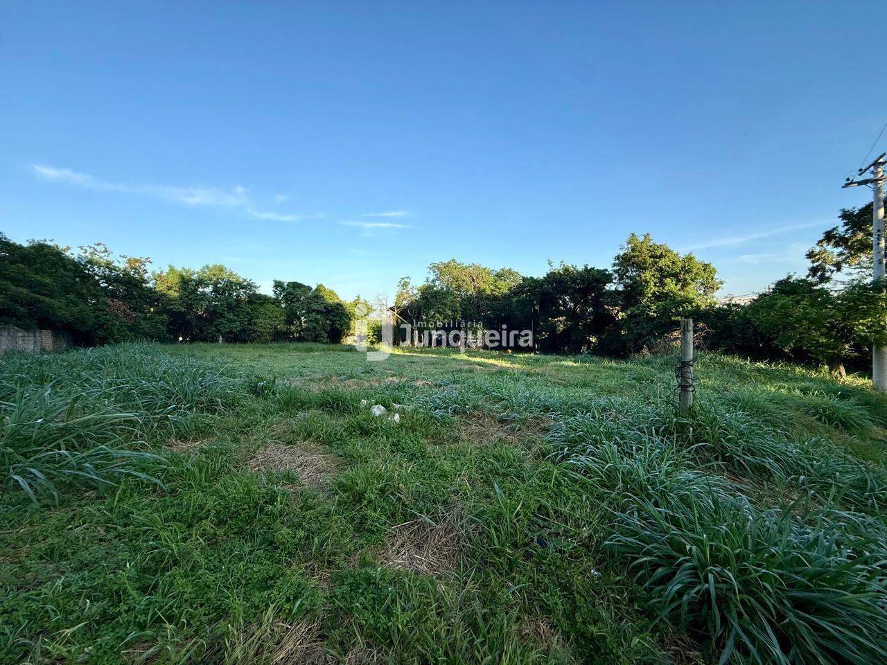 Terreno à venda, no bairro Chácara Esperia em Piracicaba - SP