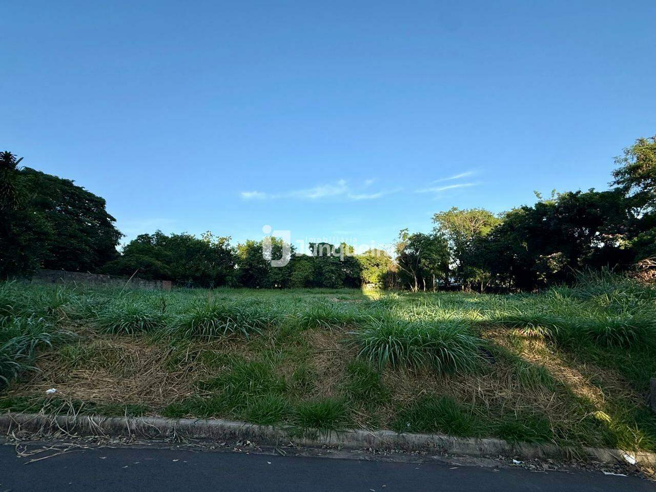 Terreno à venda, no bairro Chácara Esperia em Piracicaba - SP