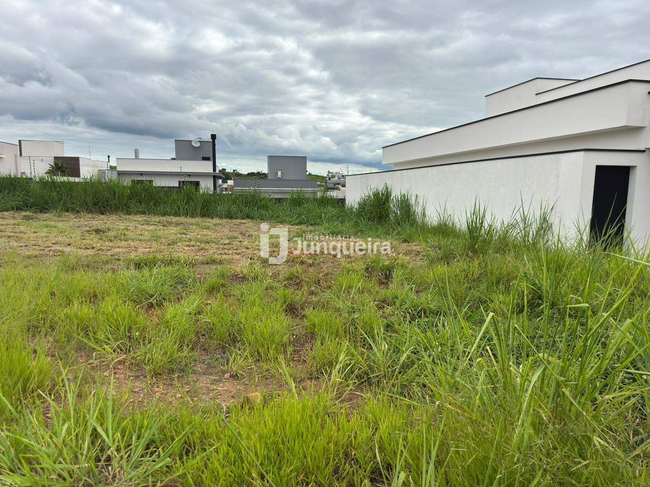 Terreno em Condomínio à venda no Canadá Residencial, no bairro Canadá Residencial em Piracicaba - SP
