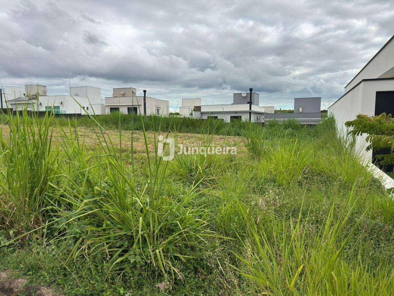 Terreno em Condomínio à venda no Canadá Residencial, no bairro Canadá Residencial em Piracicaba - SP