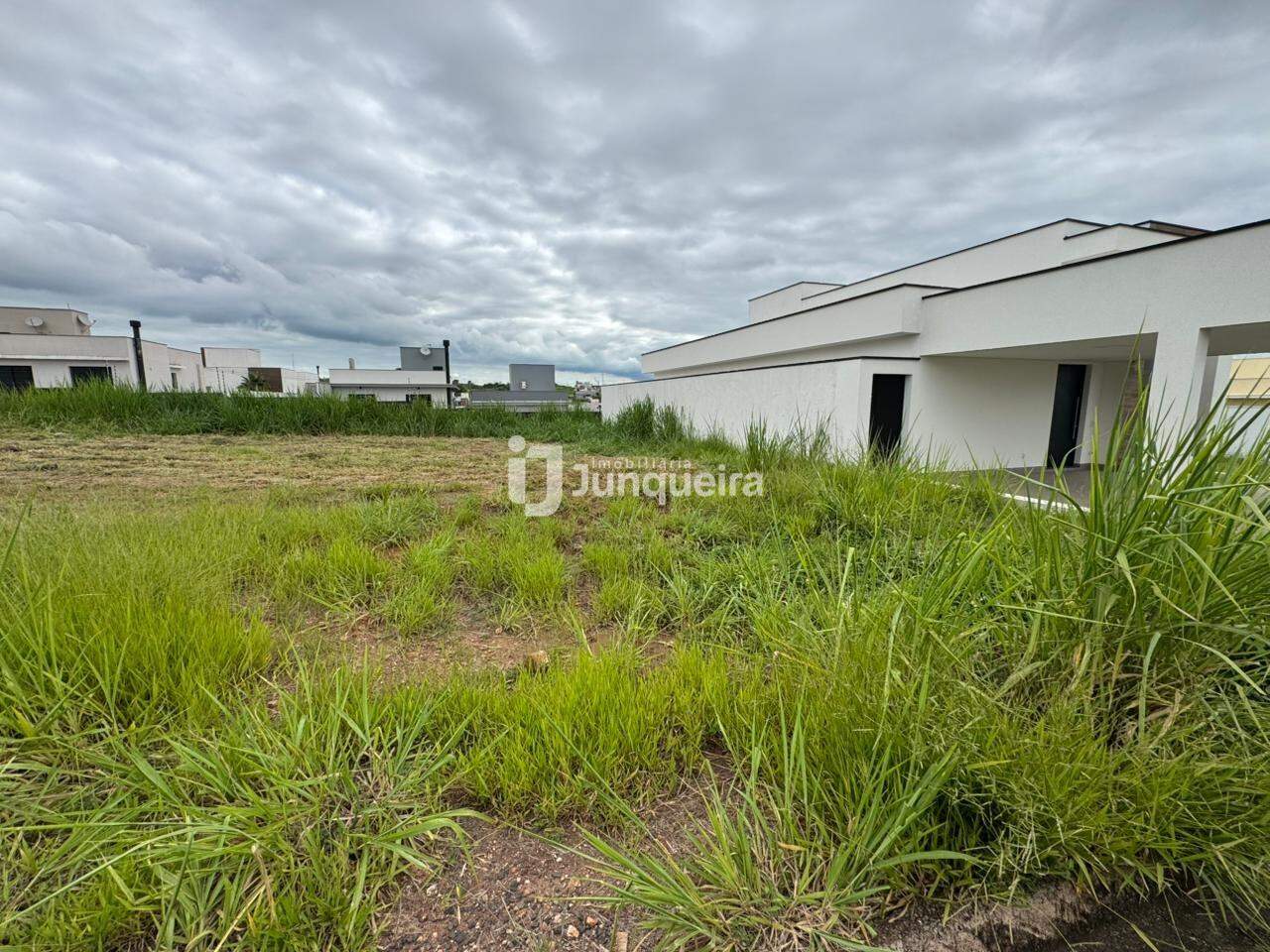 Terreno em Condomínio à venda no Canadá Residencial, no bairro Canadá Residencial em Piracicaba - SP