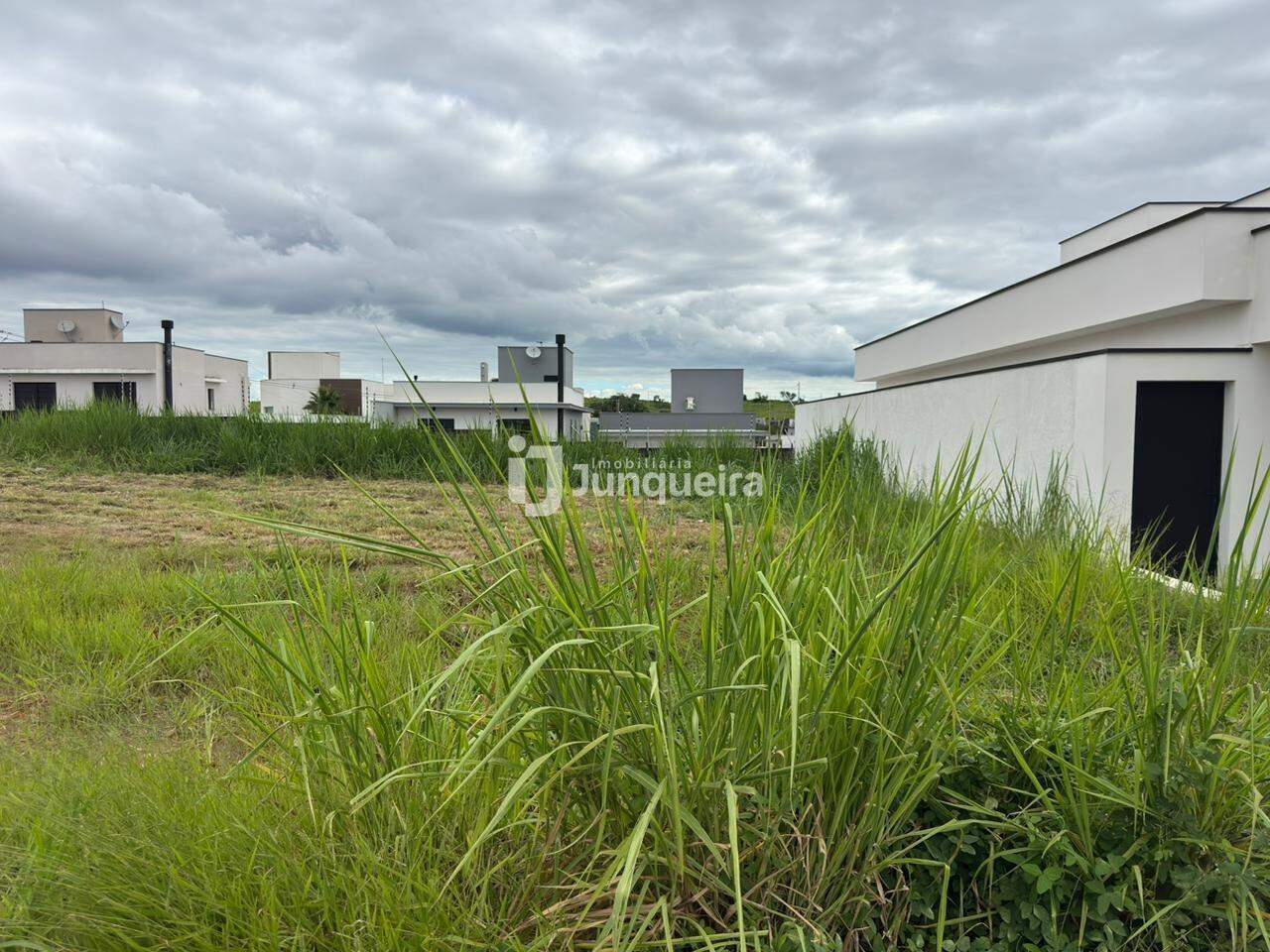 Terreno em Condomínio à venda no Canadá Residencial, no bairro Canadá Residencial em Piracicaba - SP