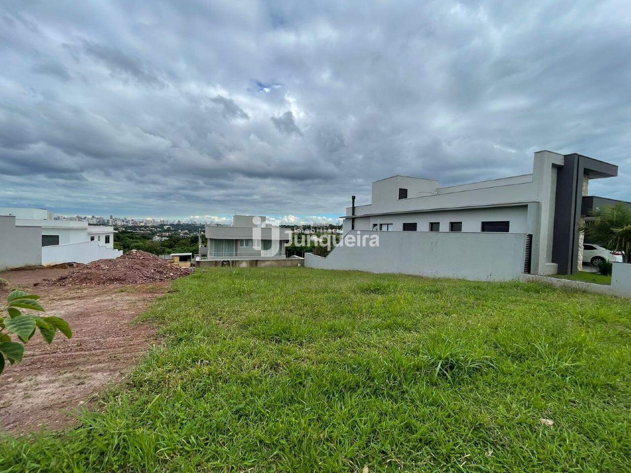 Terreno em Condomínio à venda no Damha II , no bairro Parque Residencial Damha II em Piracicaba - SP