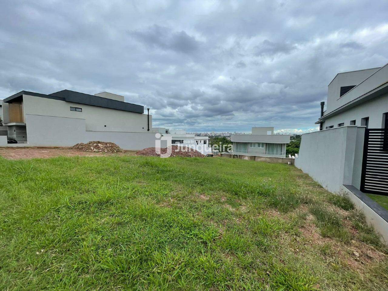Terreno em Condomínio à venda no Damha II , no bairro Parque Residencial Damha II em Piracicaba - SP