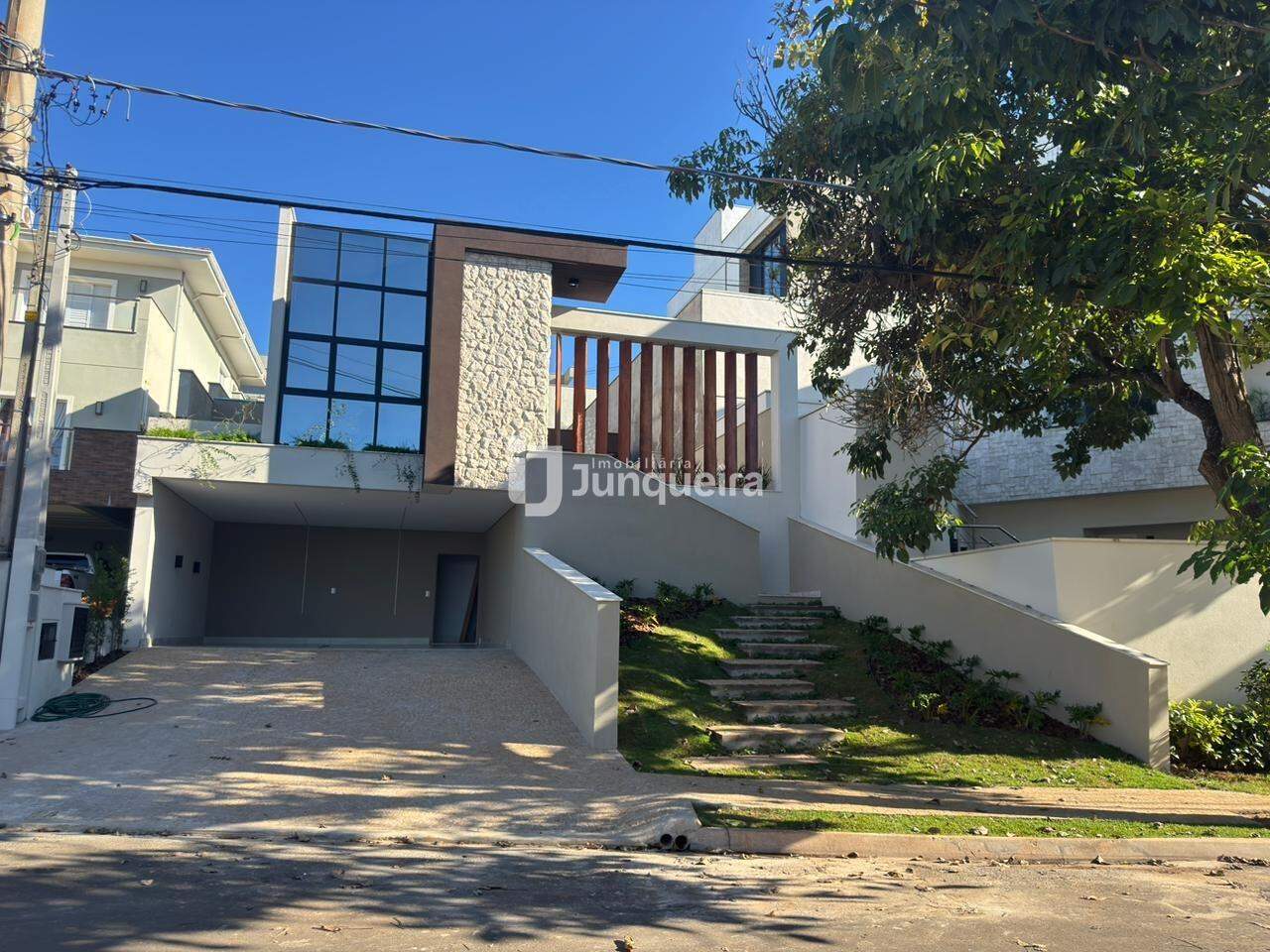 Casa em Condomínio à venda no Reserva do Engenho , 3 quartos, sendo 3 suítes, 2 vagas, no bairro Reserva do Engenho em Piracicaba - SP