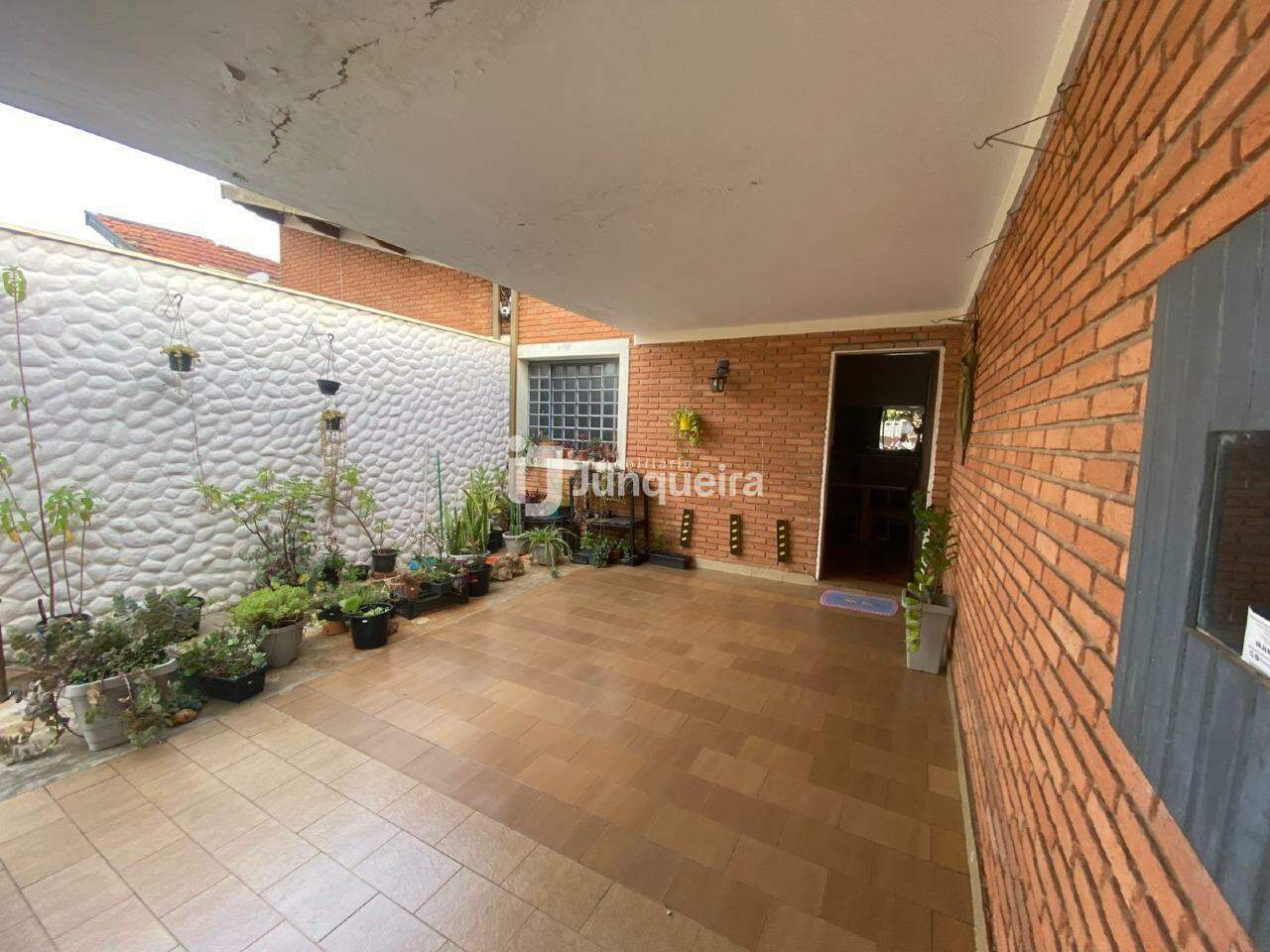 Casa à venda, 2 quartos, 1 vaga, no bairro Vila Rezende em Piracicaba - SP
