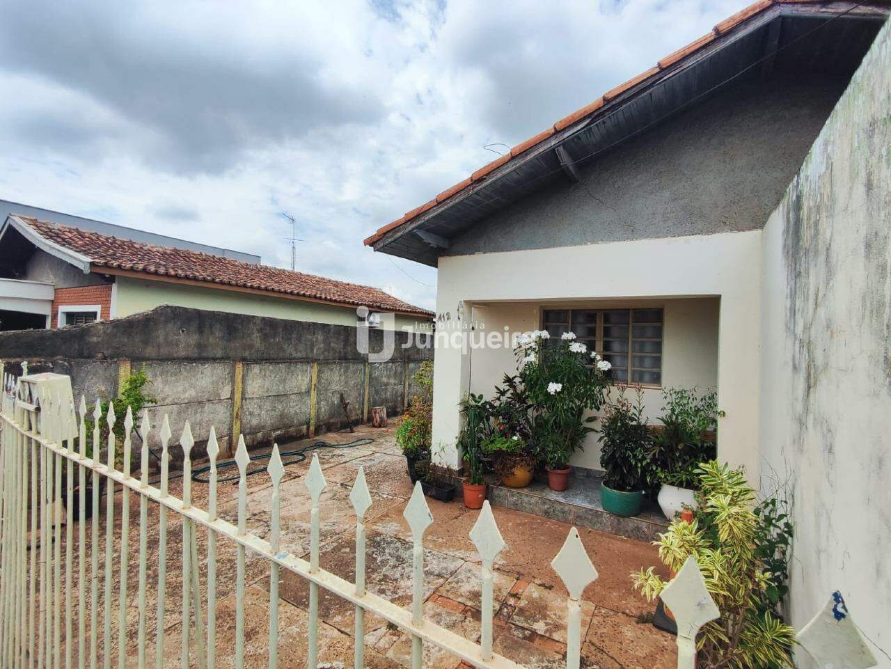 Casa à venda, 3 quartos, 2 vagas, no bairro Jardim Bom Jesus II em Rio das Pedras - SP