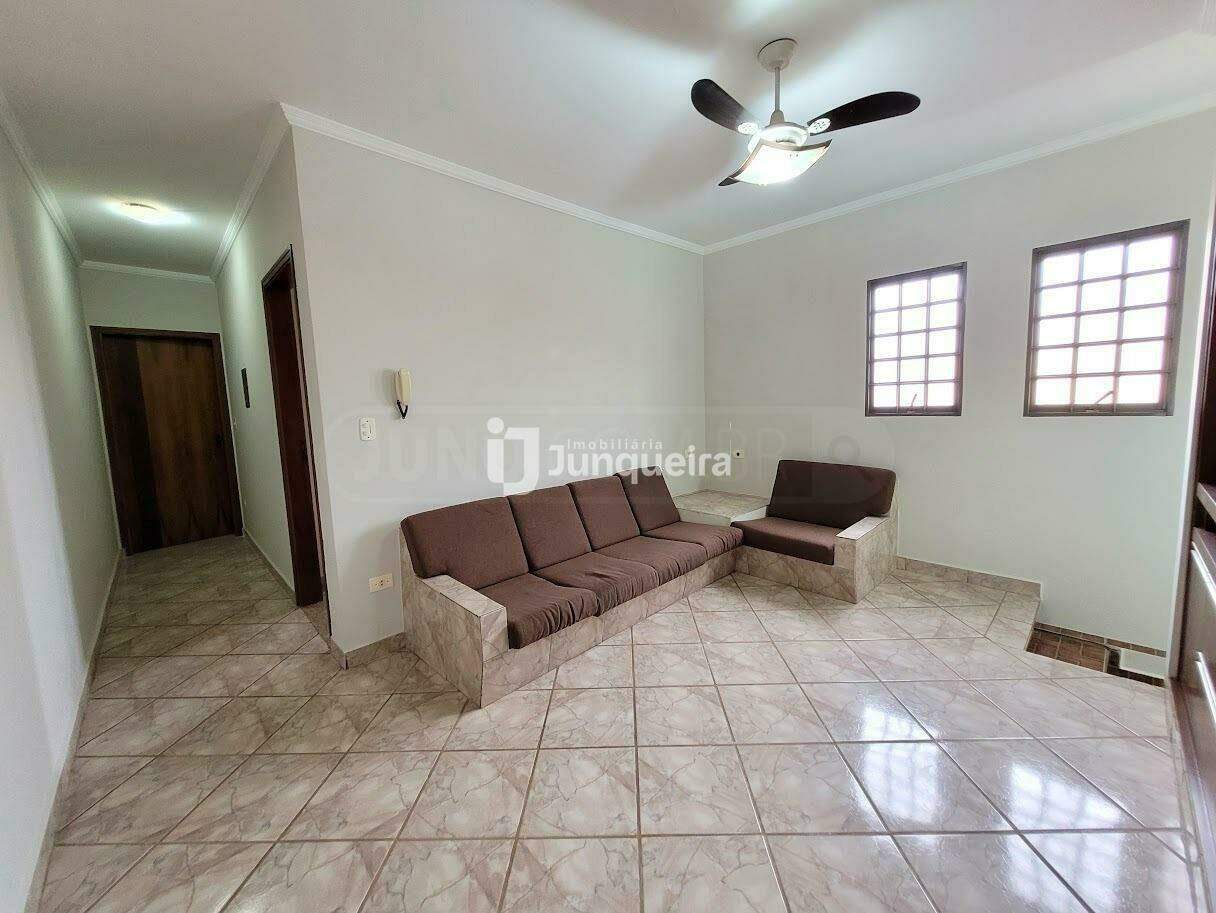 Casa à venda, 3 quartos, sendo 1 suíte, 4 vagas, no bairro Água Branca em Piracicaba - SP
