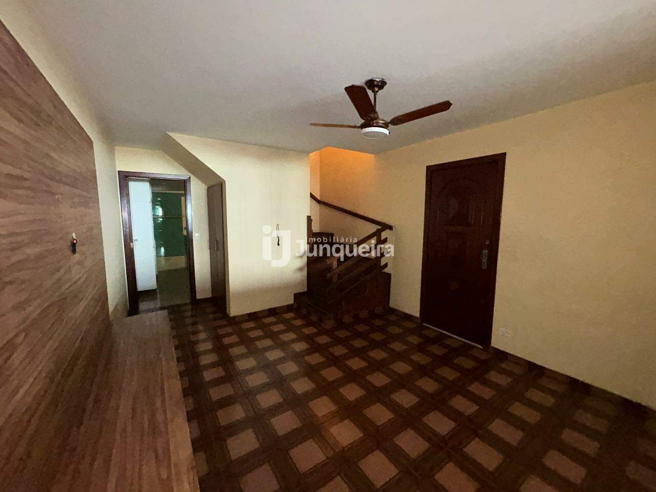 Casa à venda, 6 quartos, sendo 2 suítes, 3 vagas, no bairro Pompéia em Piracicaba - SP