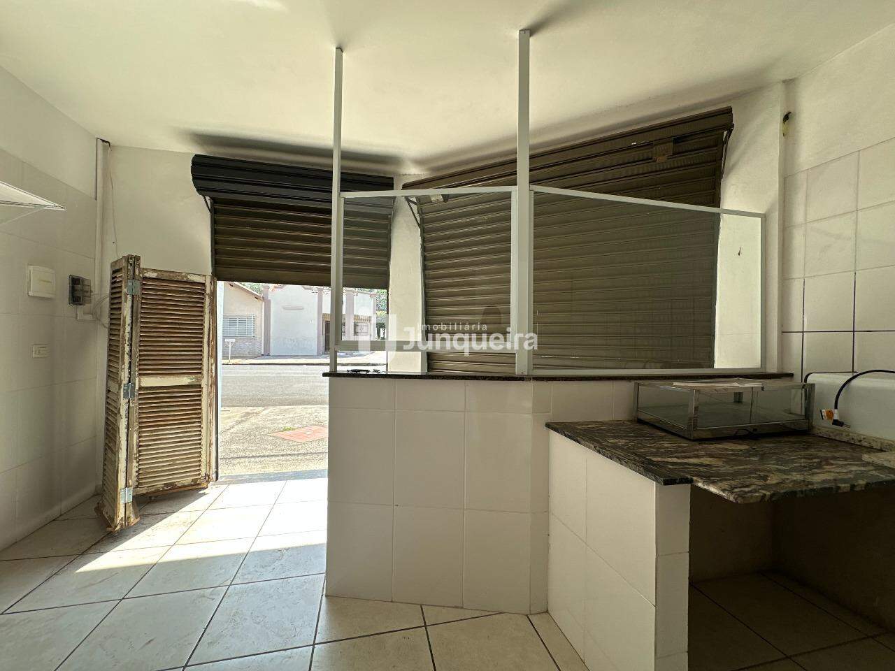Sala Comercial para alugar, no bairro Vila Rezende em Piracicaba - SP