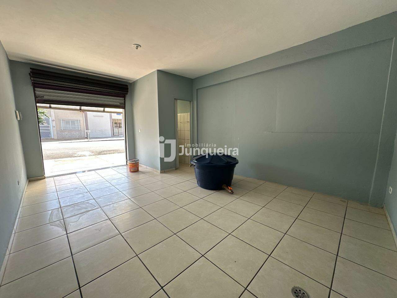 Sala Comercial para alugar, no bairro Vila Rezende em Piracicaba - SP